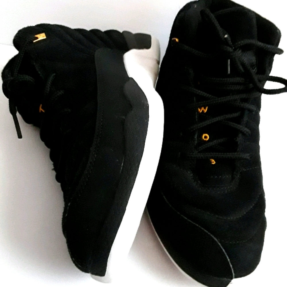 Jordan 12 black/black white girls size 1y